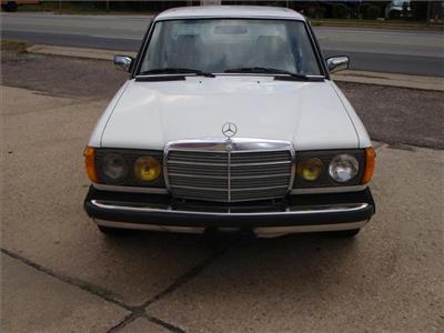 Used Mercedes-Benz 300 1985 : $3500