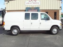 Used Ford E250 2010 : $20533