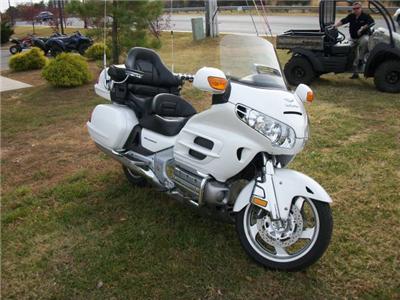 Used HONDA GOLDWING 2005 : $13999