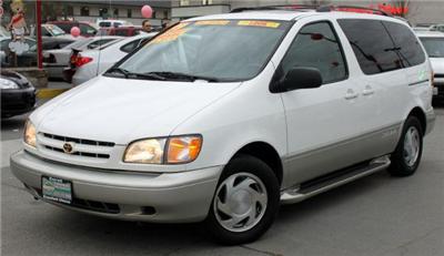 Used Toyota Sienna 1999 : $9995