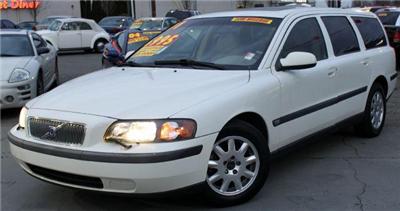 Used Volvo V70 2001 : $6995