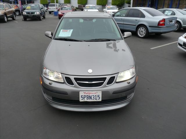 Used Saab 9-3 2005 : $9984