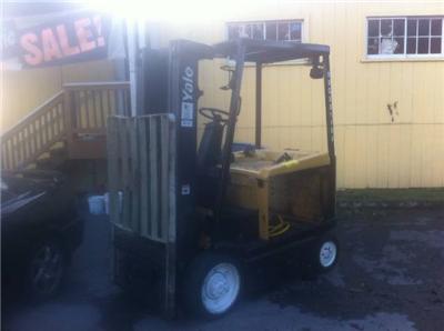 Used YALE FORKLIFT 2000 : $700
