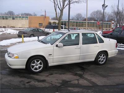 Used Volvo S70 1998 : $5495