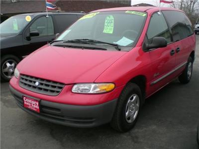 Used Plymouth Voyager 1996 : $3895