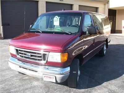 Used Ford EconolineWagon 2003 : $7995