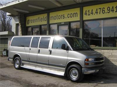 Used Chevrolet Express 2001 : $0