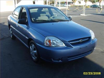 Used Kia Rio 2005 : $3995
