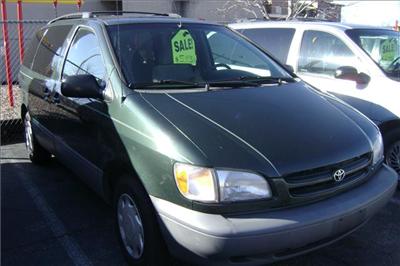 Used Toyota Sienna 2000 : $4995