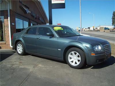 Used Chrysler 300 2005 : $11995