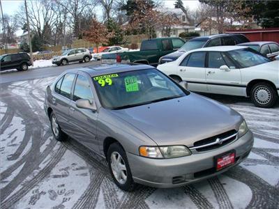 Used Nissan Altima 1999 : $4995