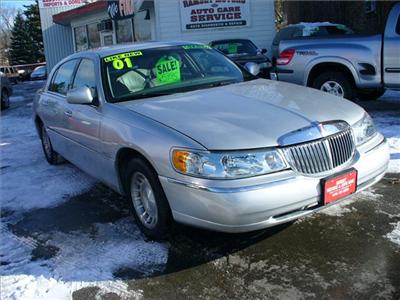 Used Lincoln TownCar 2001 : $5995