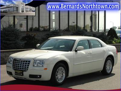 Used Chrysler 300 2008 : $15977