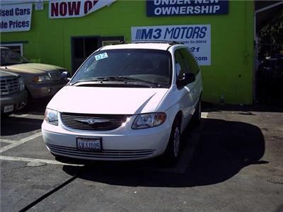 Used Chrysler TownandCountry 2002 : $7999